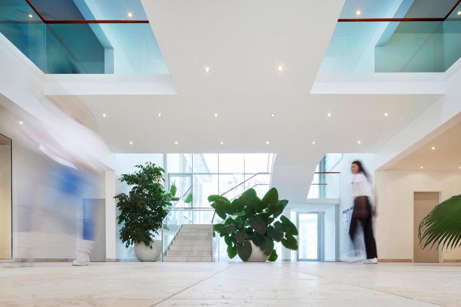 Industriefotograf Wien – Unternehmensfotografie für INVARIS, Foyer am Firmensitz in Eisenstadt